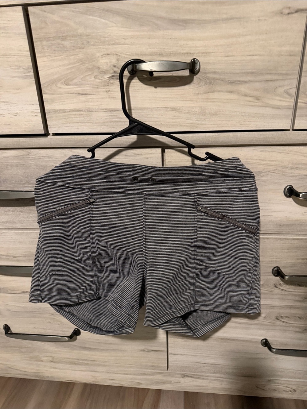 EUC Athleta Hustle Trekki striped shorts size L